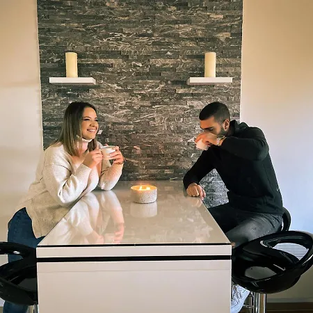 Gold In Apartament